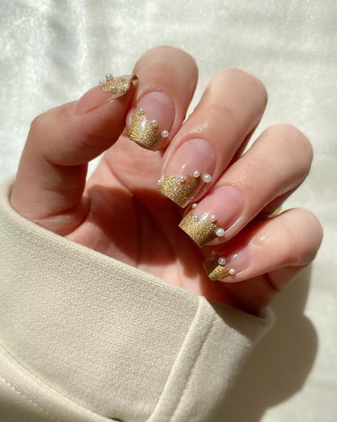 Pearly Gold Tips Winter Nails