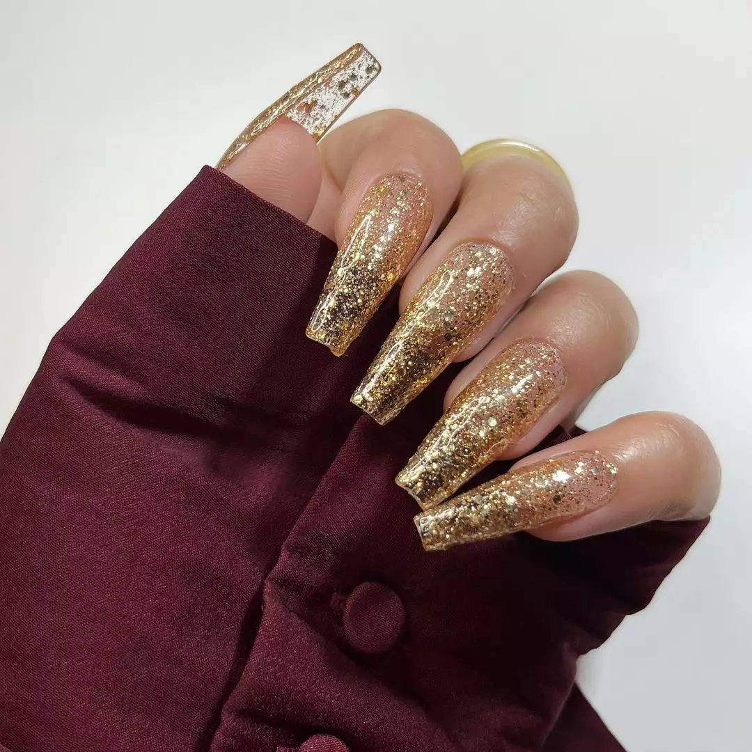 Golden Winter Nails