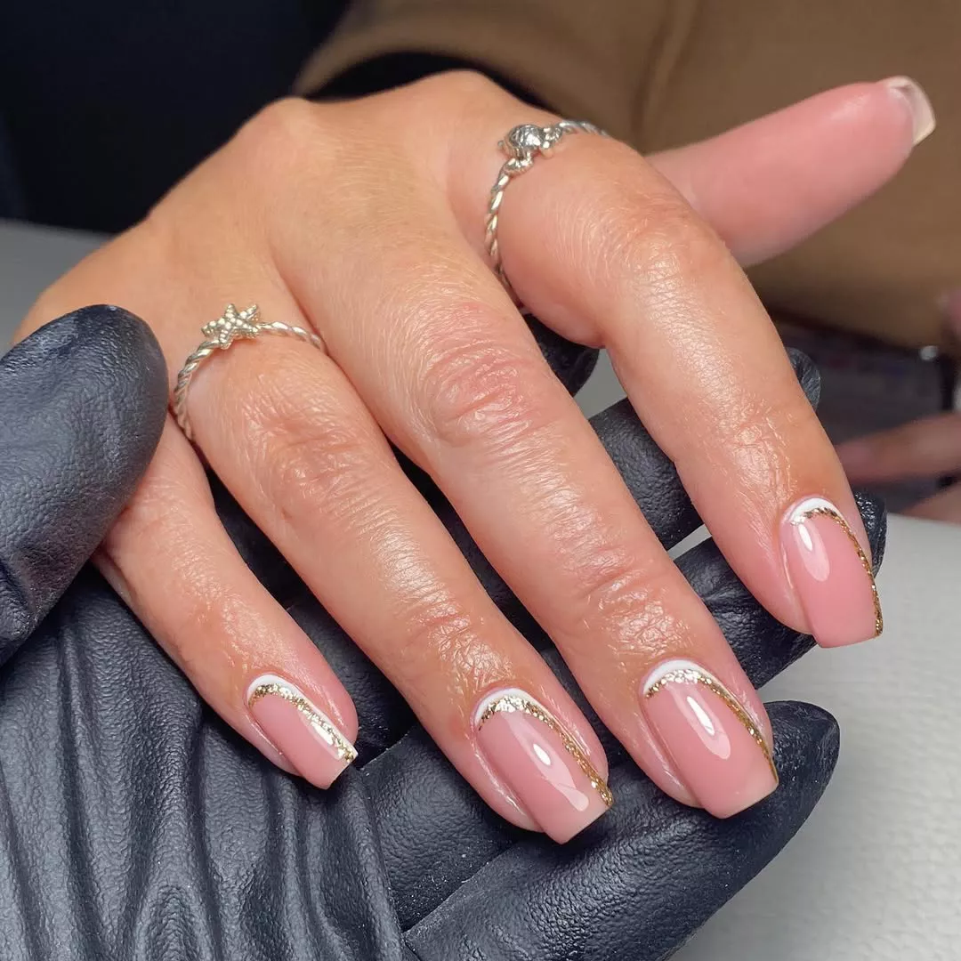 Fizzy Curves Champagne Nails