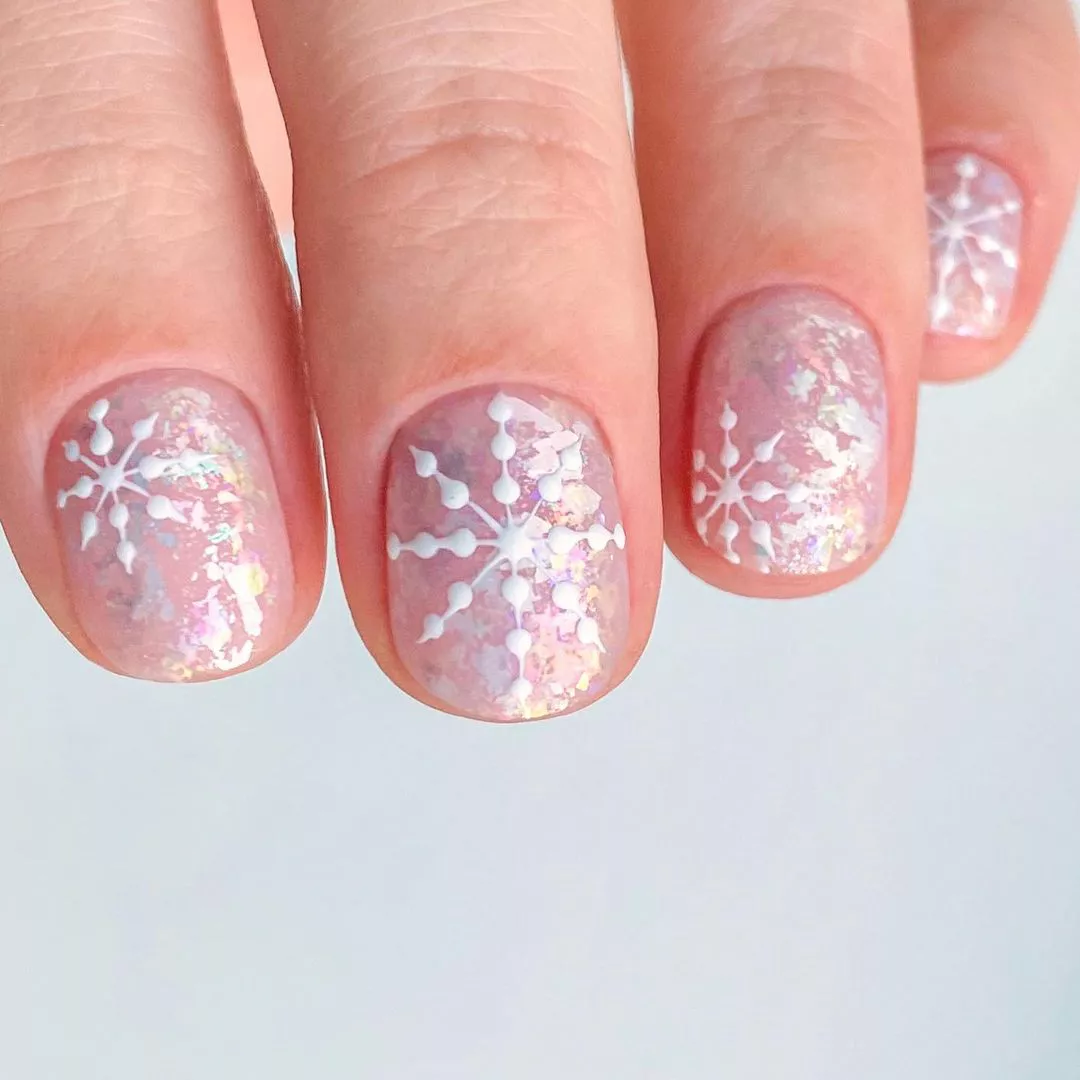 Flakey Snowflake Winter Nail