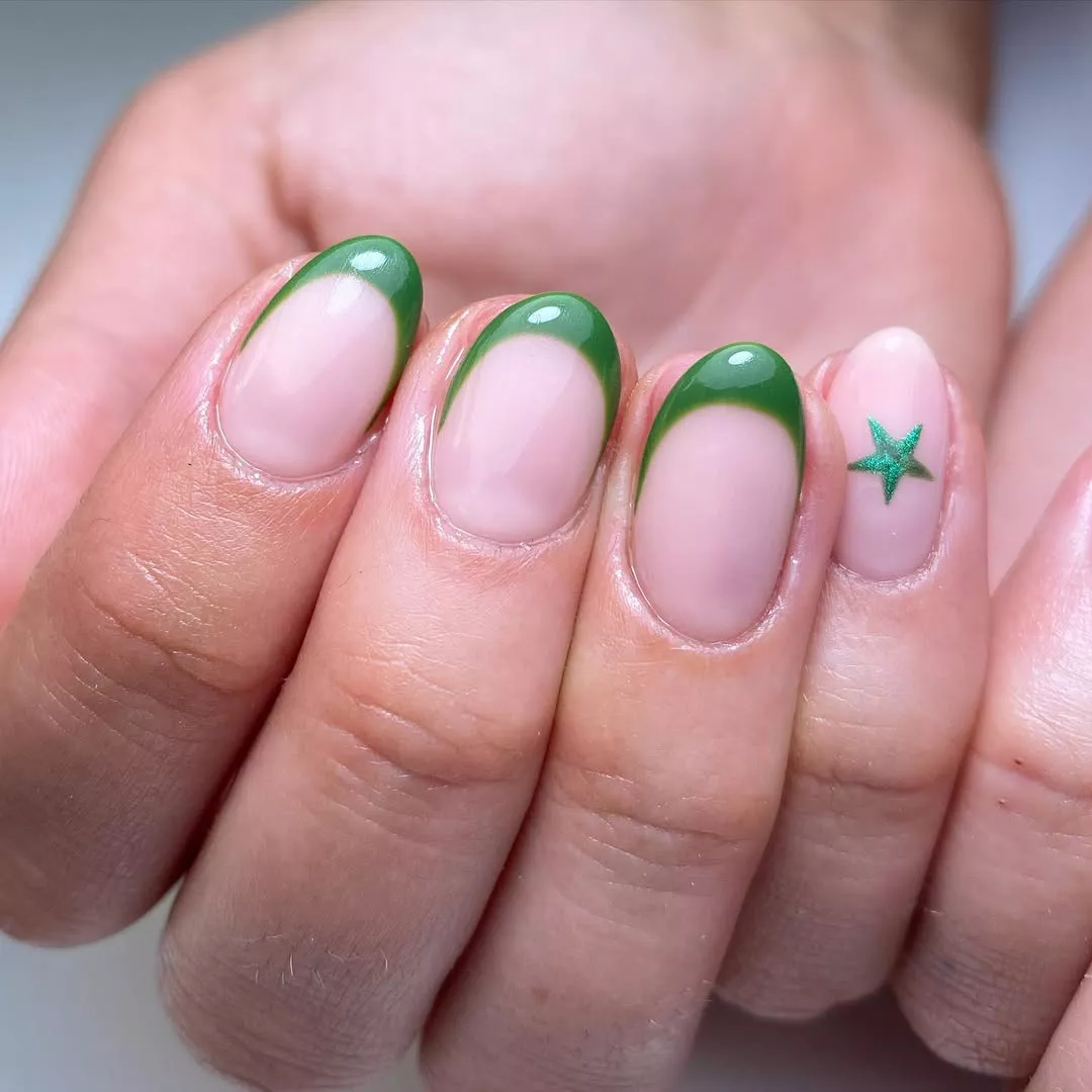Star Tips Green Christmas Nails