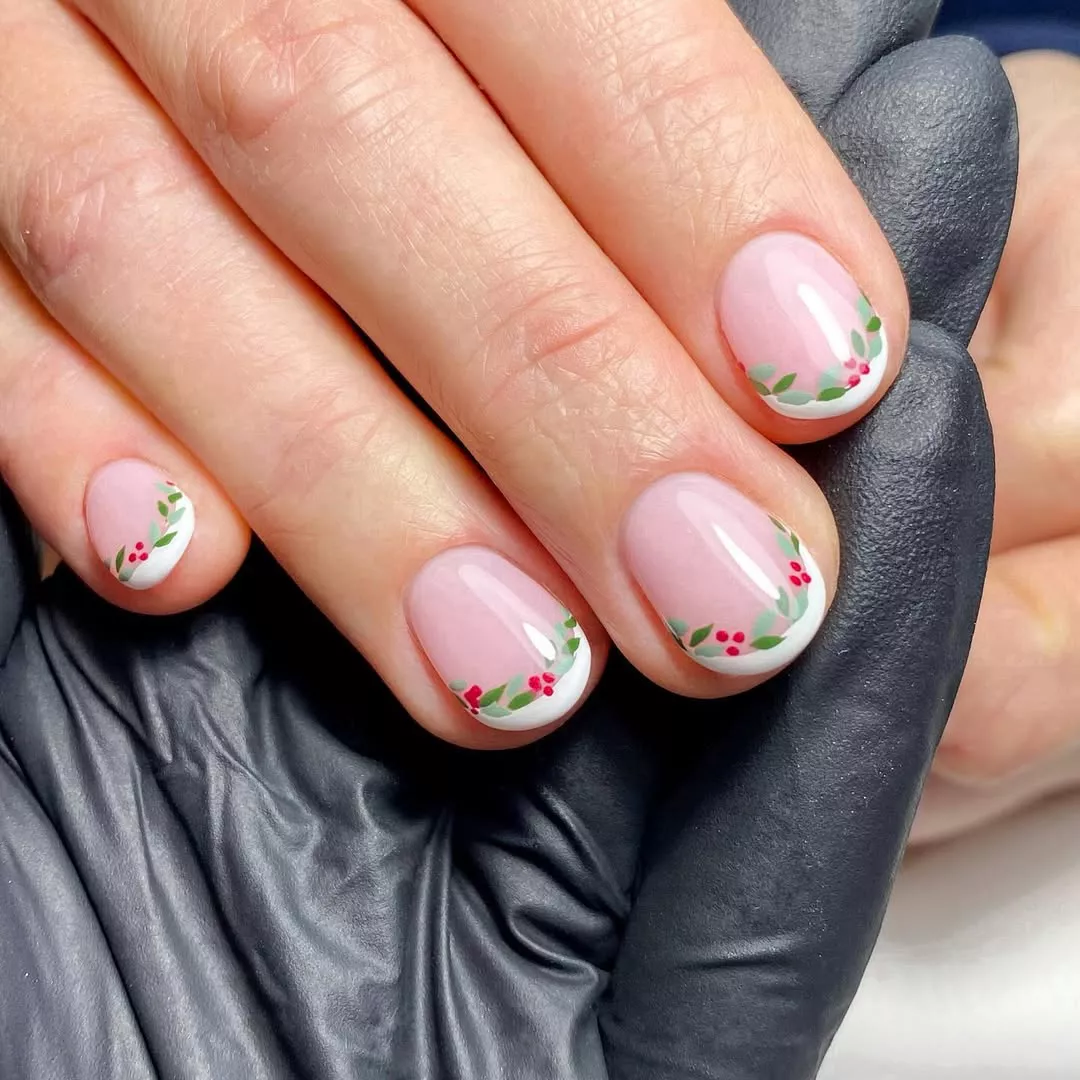 French Wreaths Short Winter Nails