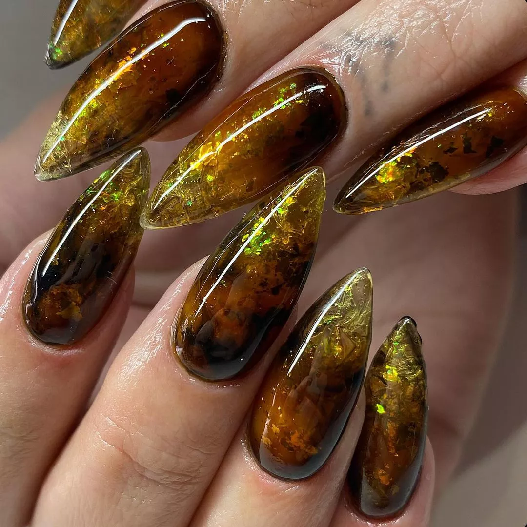 Capricorn Nails Amber Glass