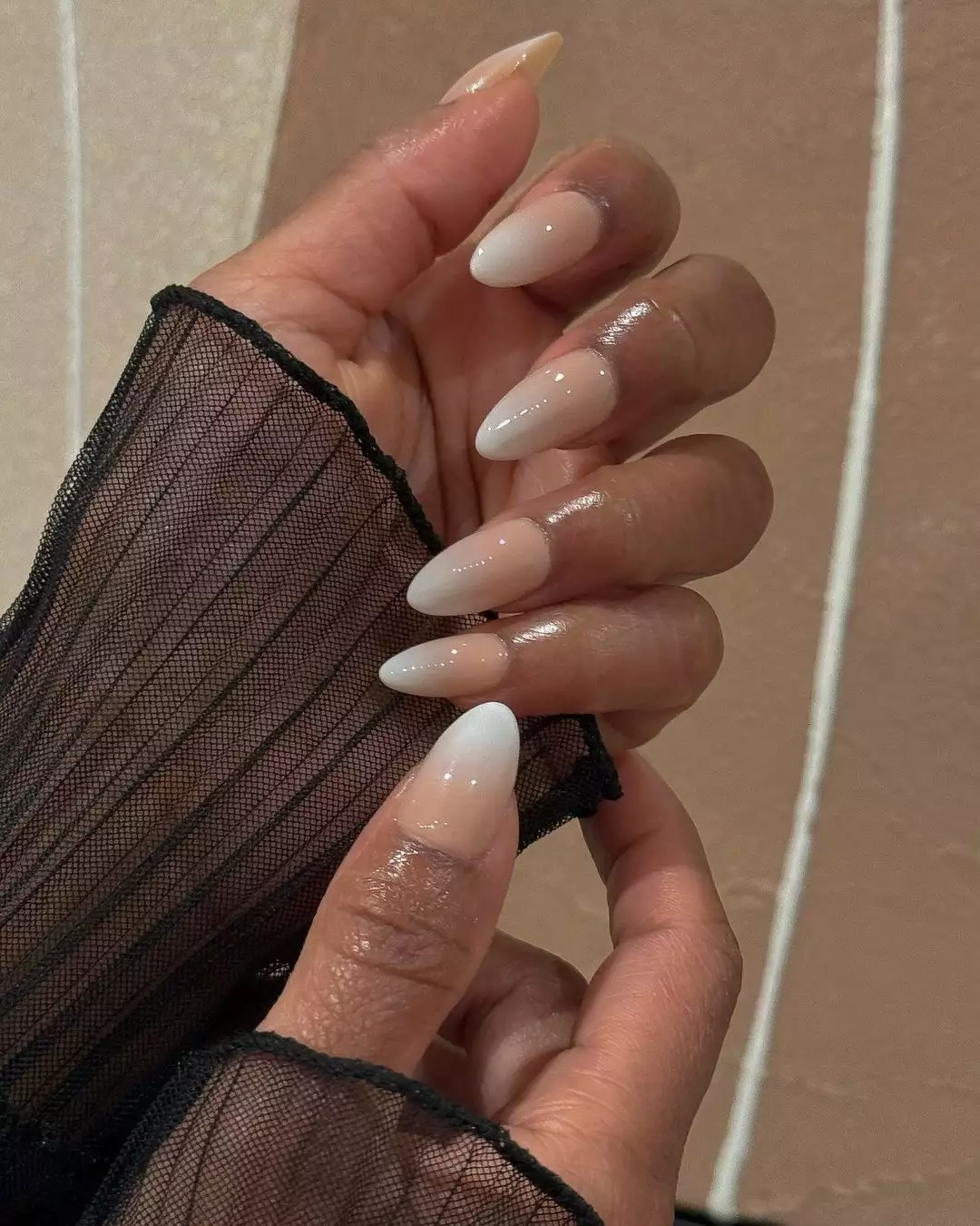 Soft Ombre Winter White Nail Ideas