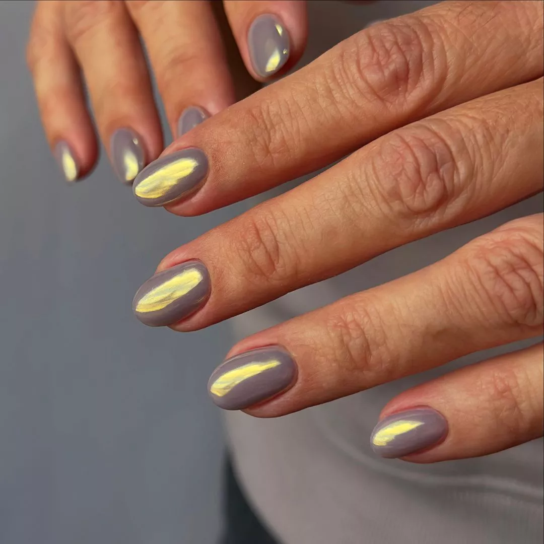 Capricorn Nails Gray Chrome