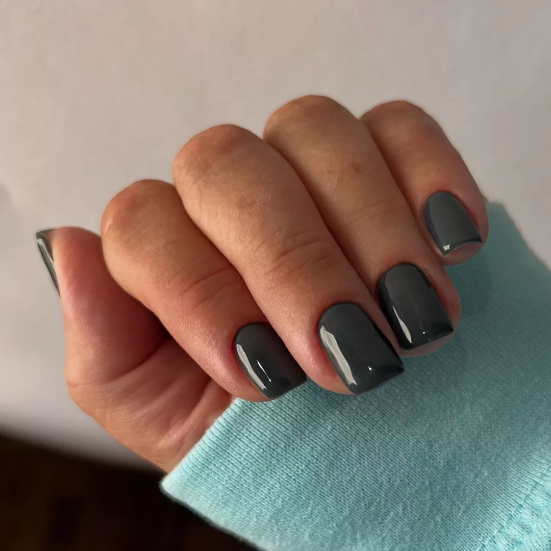 Capricorn Nails Gray Square