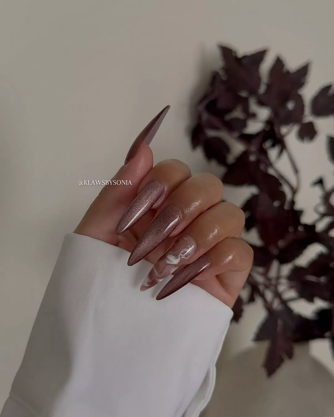 Marbled Champagne Nails