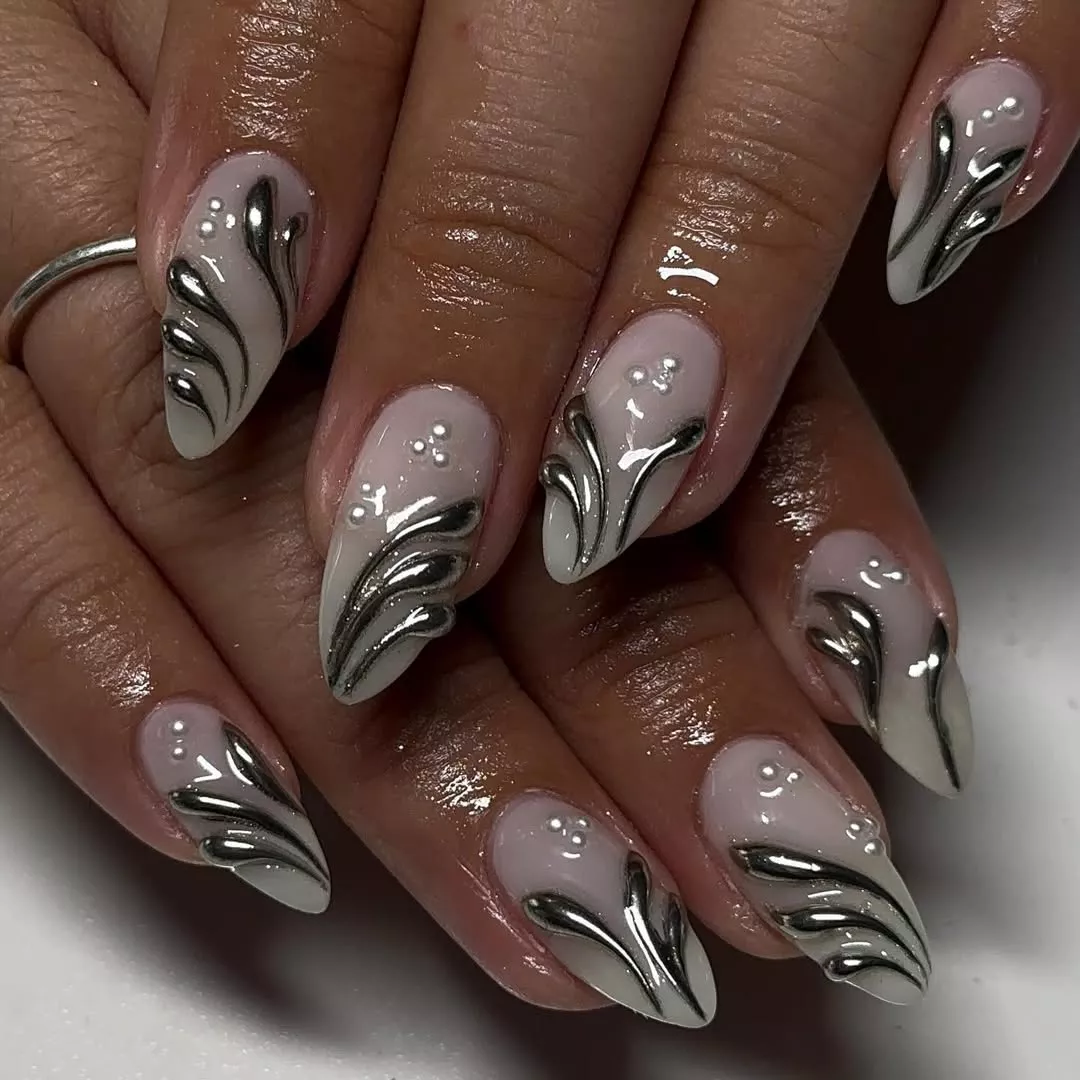 3D Chrome Winter Chrome Nails