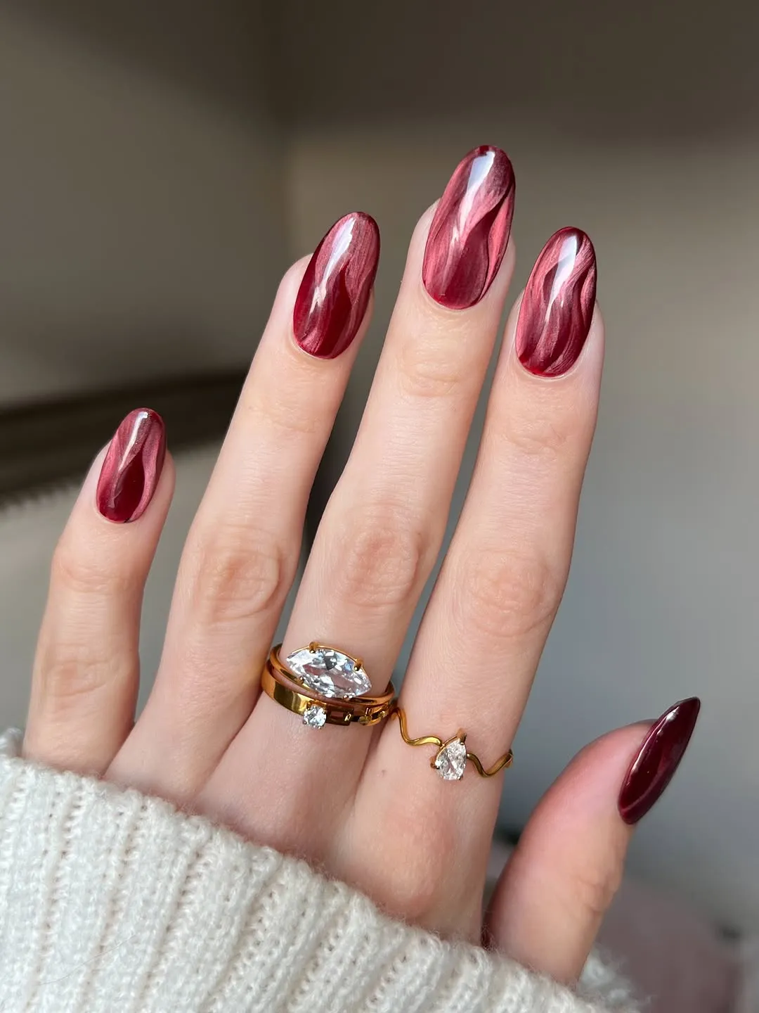 Red cat-eye ribbon nails