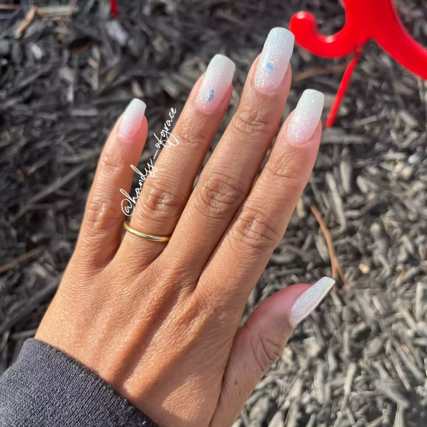 all that glitters White Ombre Nails
