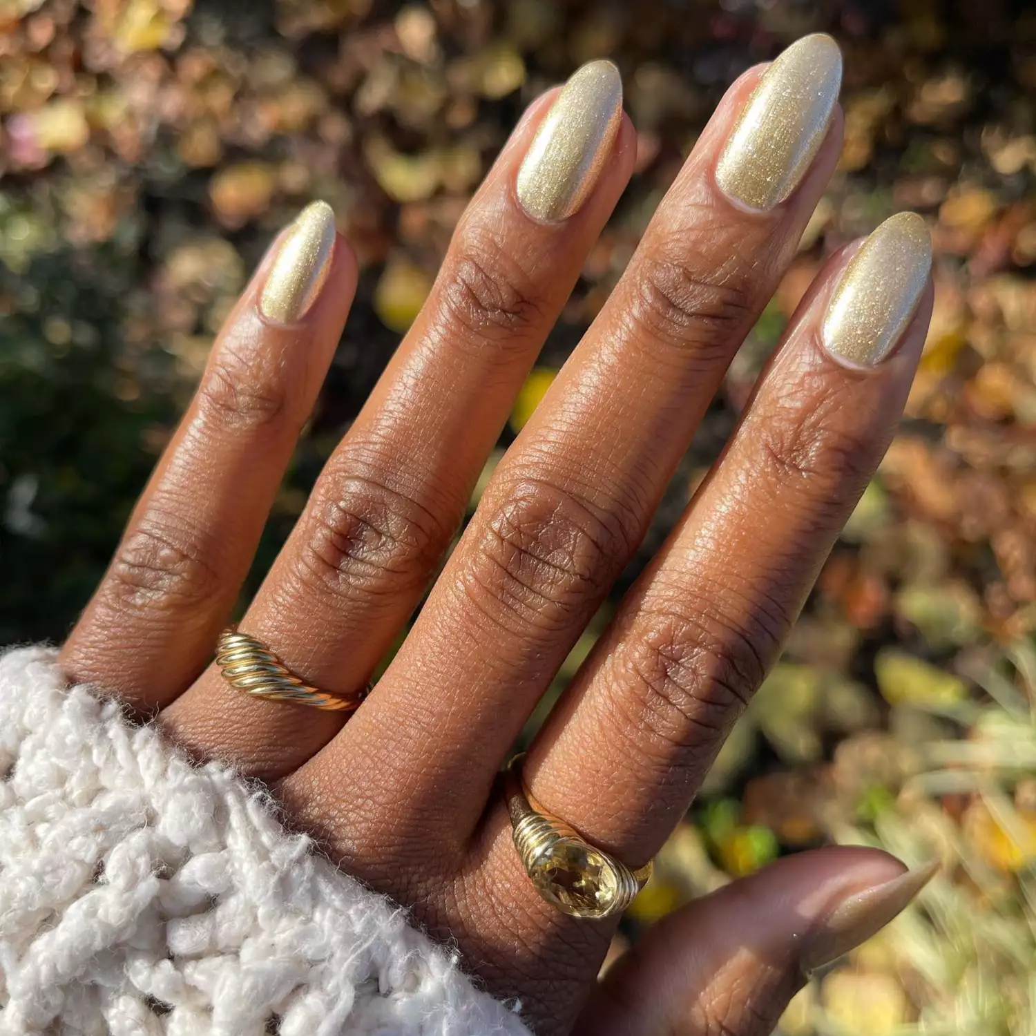 gold nails golden shimmer