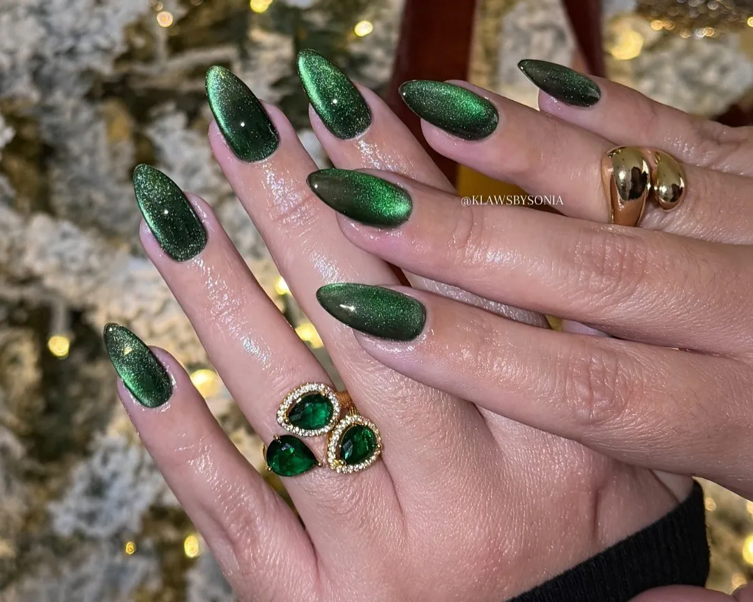 17 Grinch Nails to Try, From Dr. Seuss-Inspired Art to Glittery Green French Tips