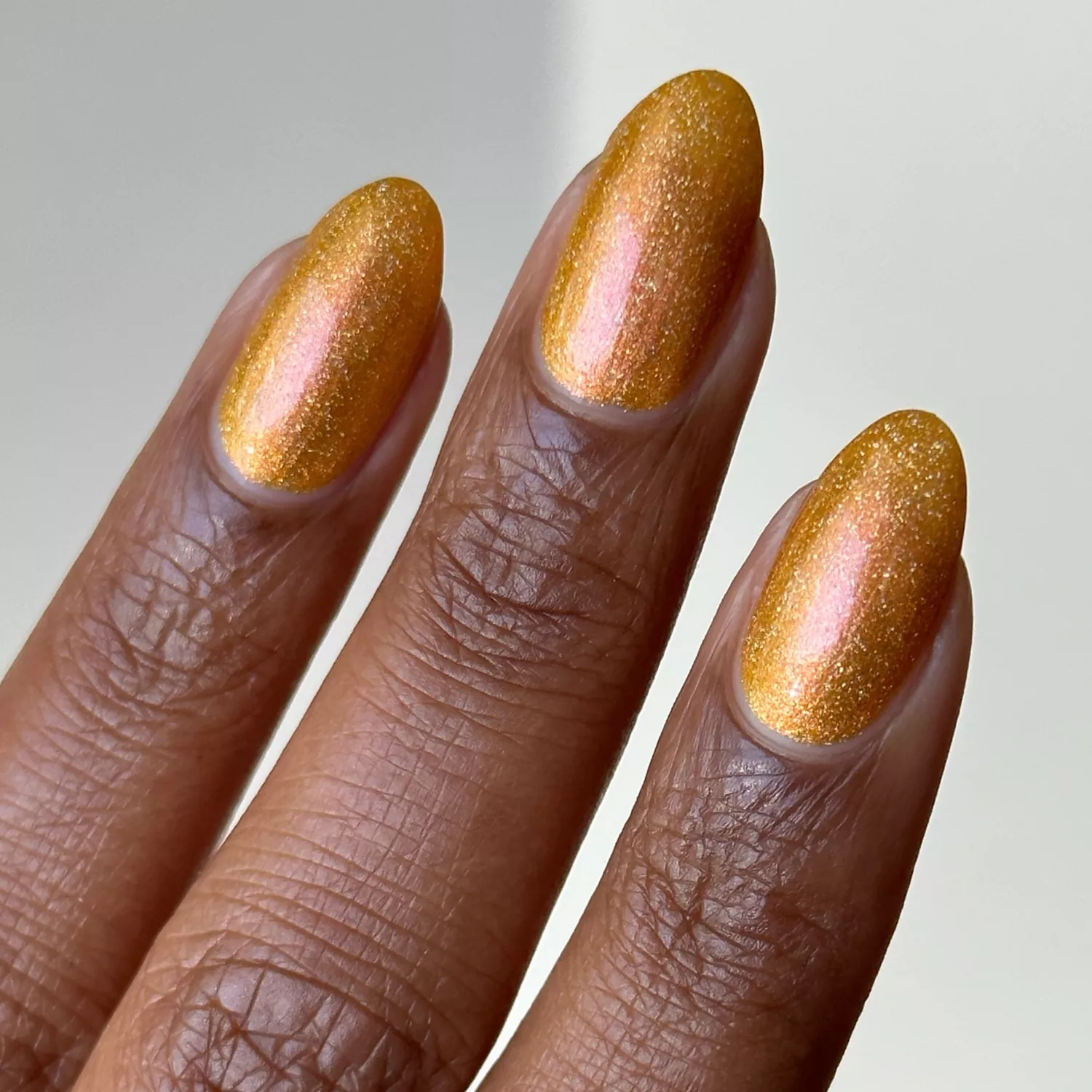gold nails Pop of Gold