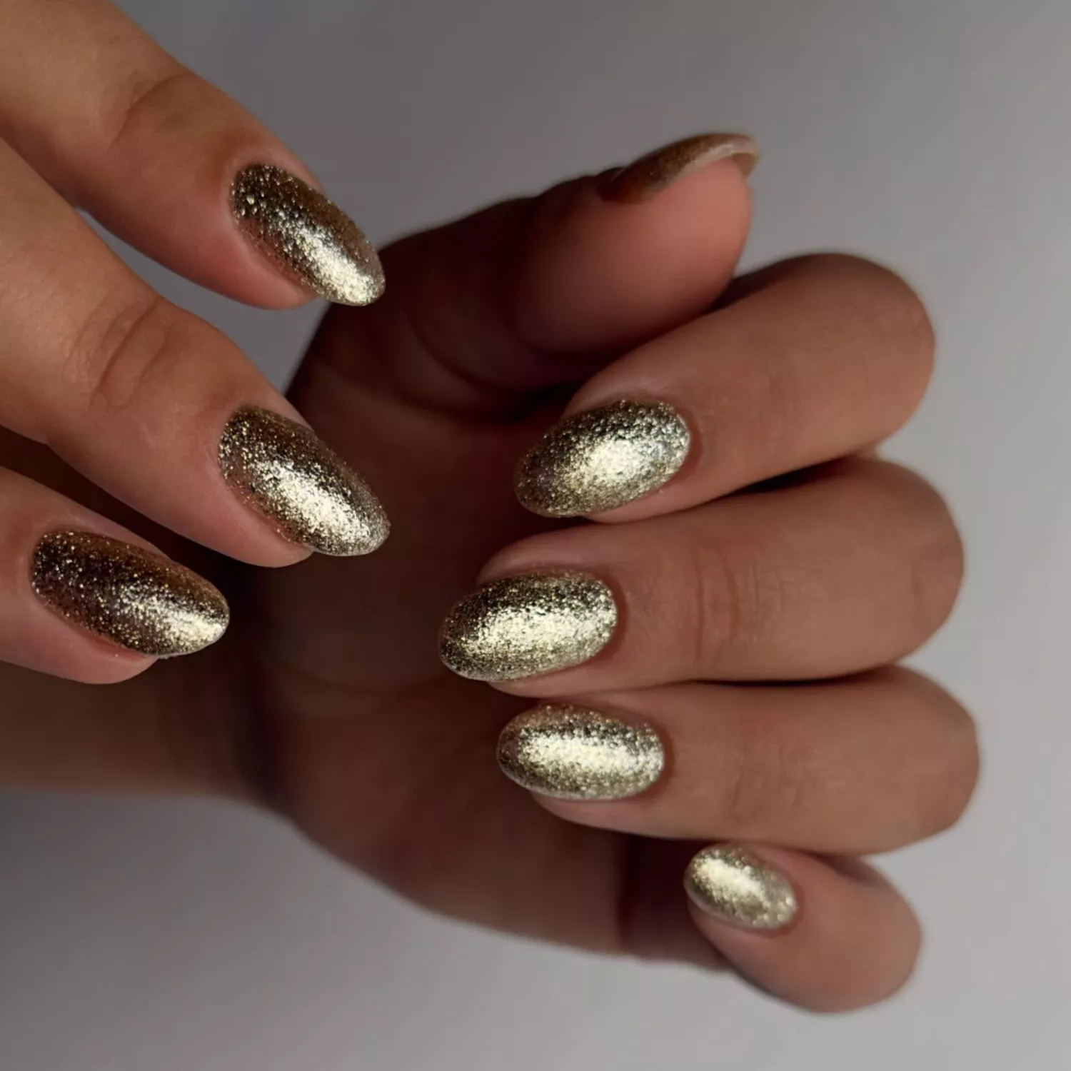 gold nails Shine Bright