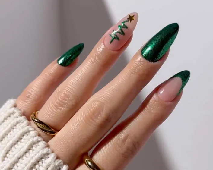 22 Green Christmas Nails to Try, From Evergreen Accents to Emerald Tips