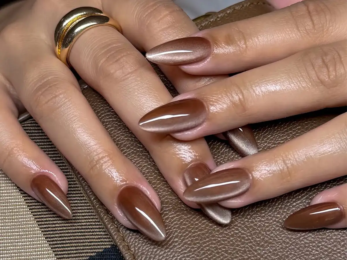 53 Thanksgiving Nail Designs, Including Fall Florals, Striking Cat-Eyes, and Cozy Earth Tones