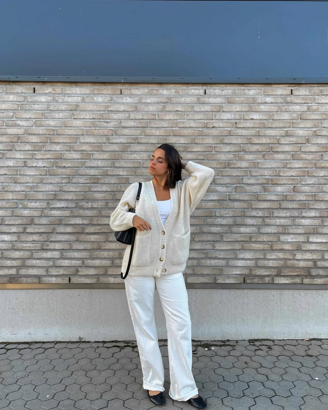 Cream Cardigan And White Jean Casual Fall Outfit