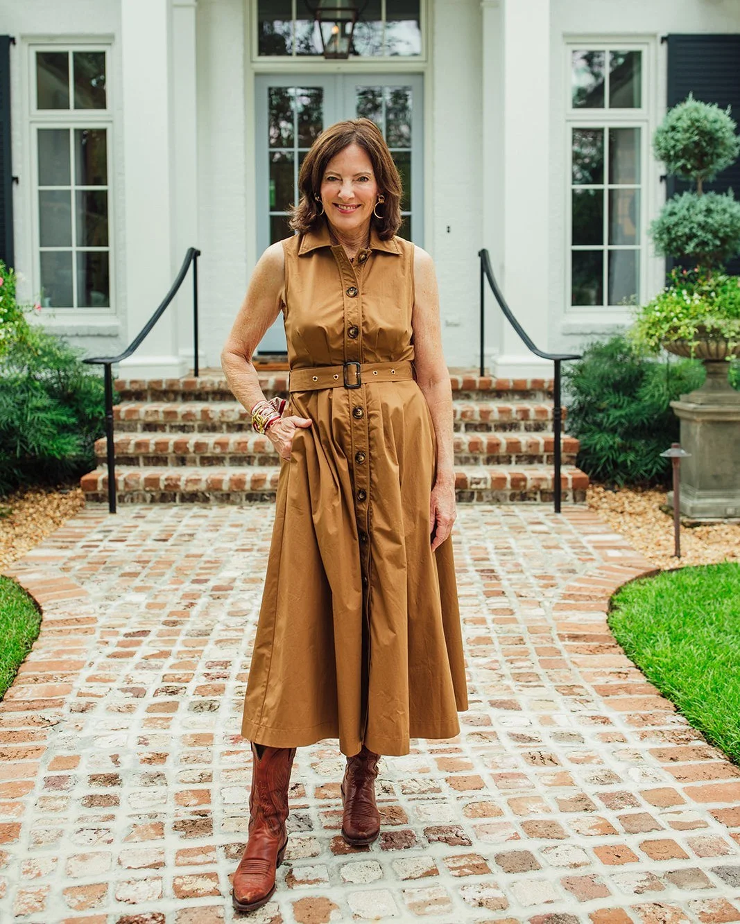 Sleeveless Shirt Dress With Western Boots