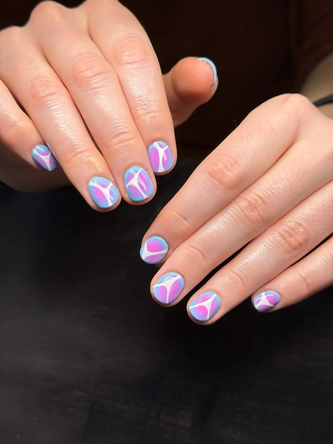 Vibrant Swirl Short Squoval Aura Nails